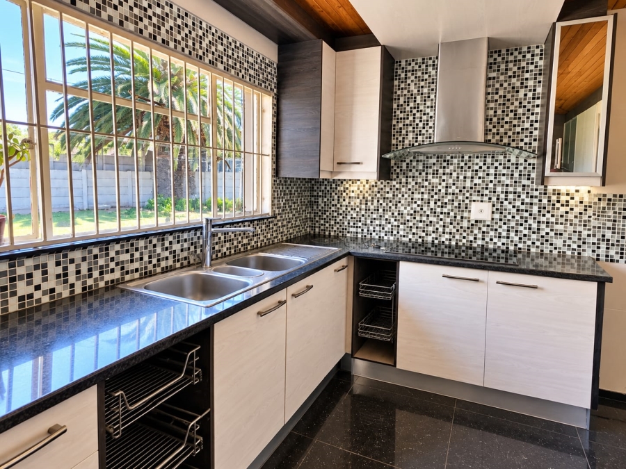 To Let 4 Bedroom Property for Rent in Fichardt Park Free State